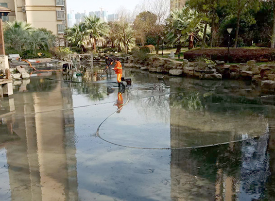 庄浪景观池淤泥清理
