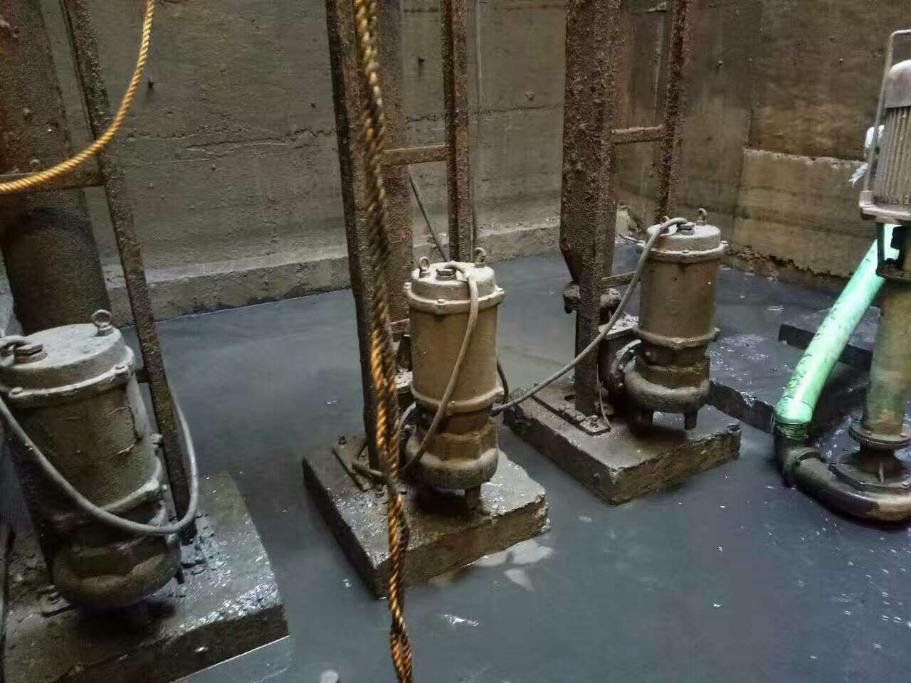 庄浪污水池清理